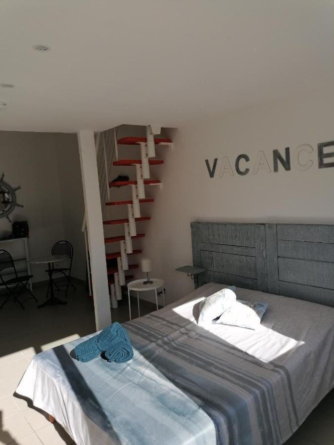 Le Petit Radieux Gémozac Esterno foto