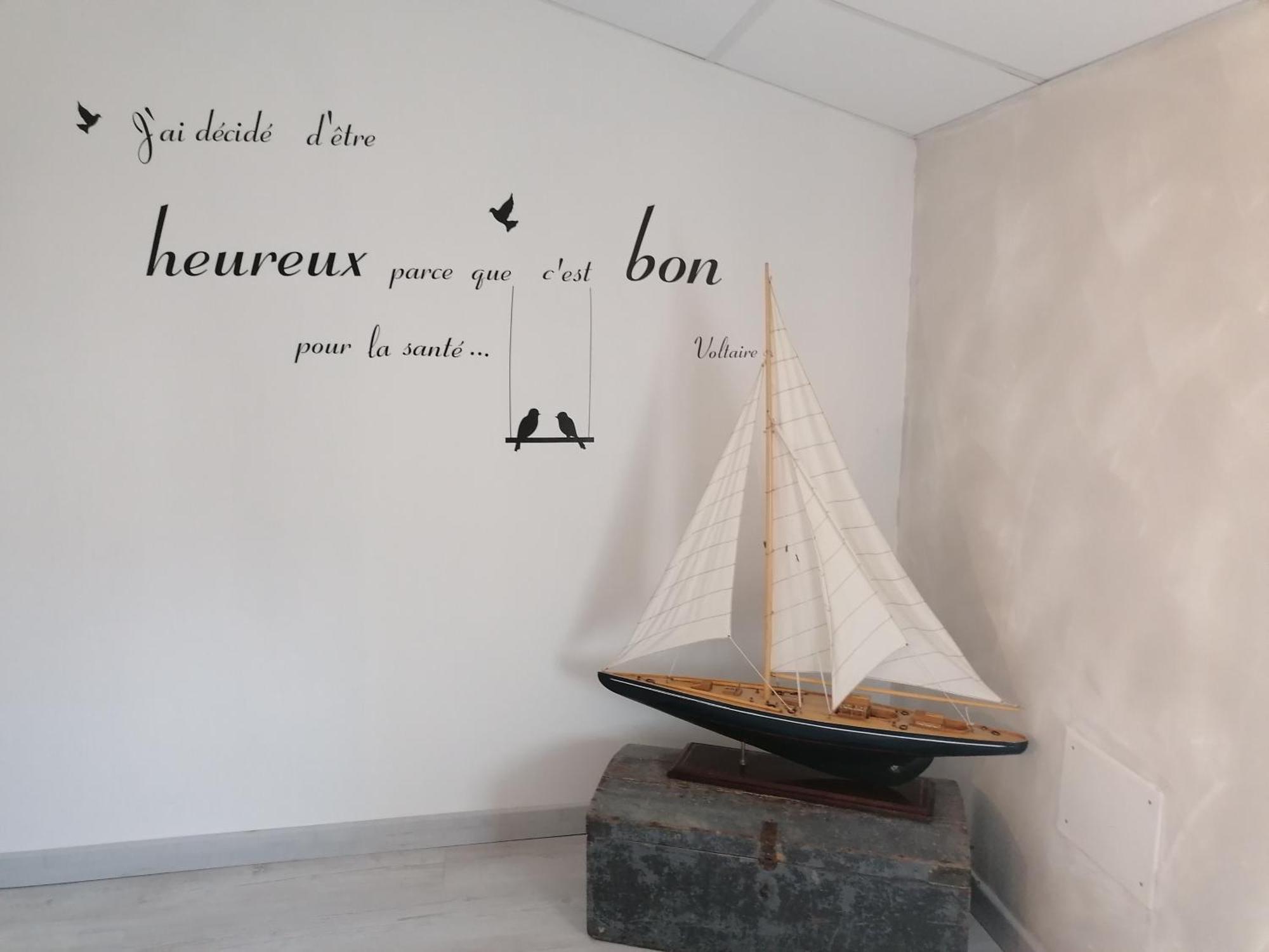 Le Petit Radieux Gémozac Esterno foto